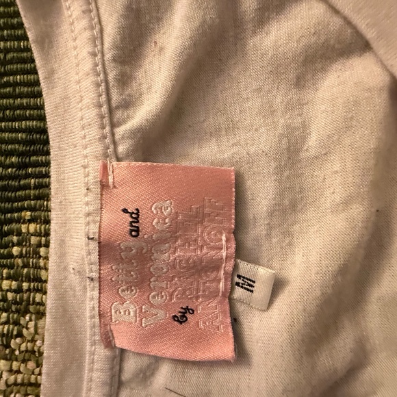 Betty and Veronica white graphic tee - Picture 3 of 4